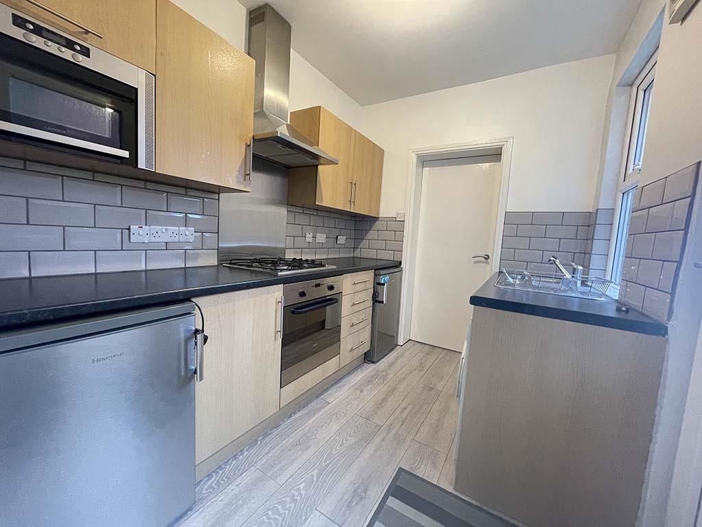 1 bedroom flat Let Agreed in Barnoldswick - Kitchen